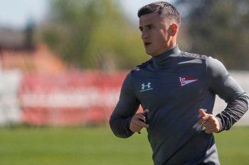 Estudiantes se queda sin Mauro Díaz por Coronavirus.