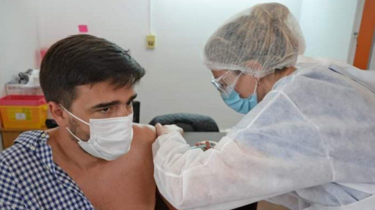 Ezequiel Galli recibió la vacuna contra el coronavirus