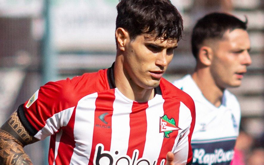 Ezequiel Muñoz en acción en Gimnasia vs. Estudiantes (Foto: Prensa EDLP).