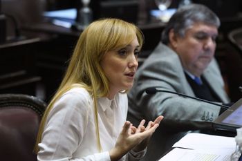 debate por prohibicion de llamadas de jefes fuera del horario laboral