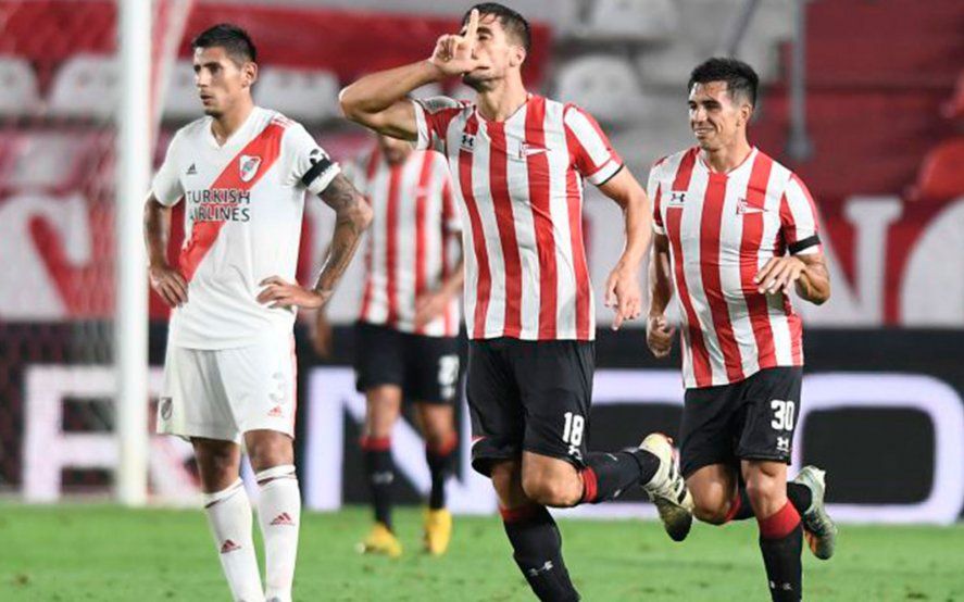 Noguera marcó el gol del último triunfo de Estudiantes con Tello.