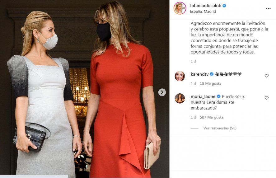 Fabiola Yáñes junto a la Dra. Begoña Gómez Fernández
