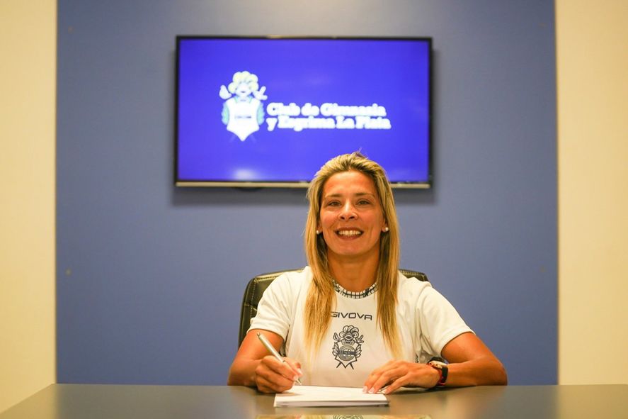 Fanny Rodríguez firmó contrato y vuelve al fútbol femenino de Gimnasia.