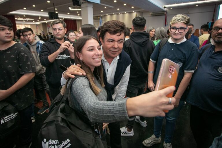 Fernando Espinoza inauguró el primer Foro Juvenil en La Matanza