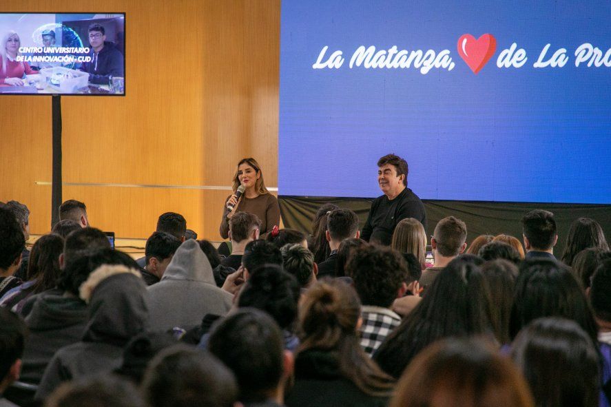 Fernando Espinoza y Lorena Brito encabezaron un conversatorio en el Centro Universitario de la Innovación de La Matanza. Fernando Espinoza y Lorena Brito encabezaron un conversatorio en el Centro Universitario de la Innovación de La Matanza.