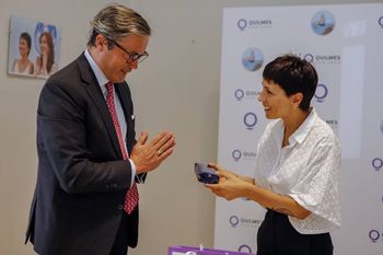 Mayra Mendoza recibió en Quilmes a Ulrich Sante, el embajador que esperaba tener una audiencia, que nunca pidió, con Axel Kicillof.