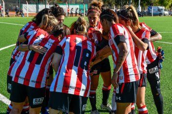 El fútbol femenino de Estudiantes pudo sumar de a tres.