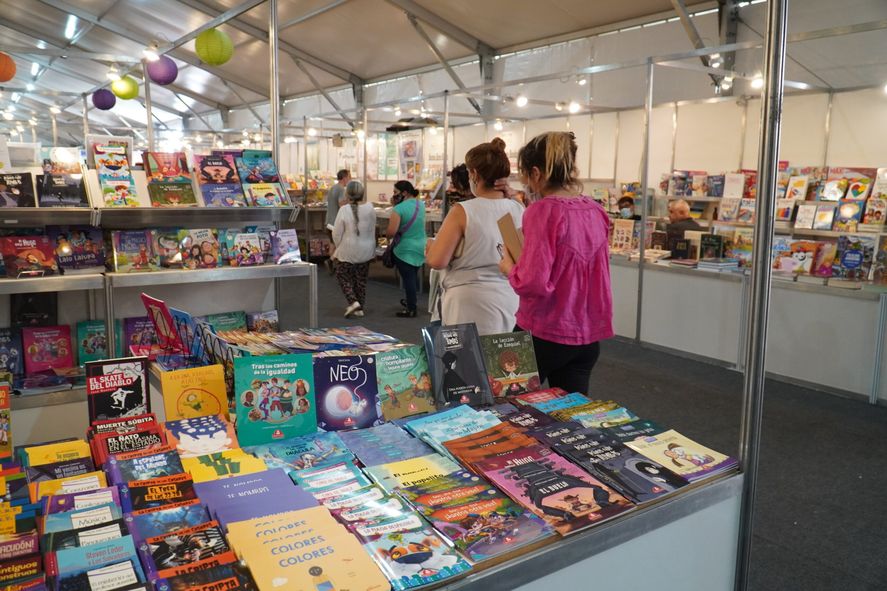 Del lunes 11 al domingo 24 de septiembre se realizará la 6° Feria del Libro de Merlo. 