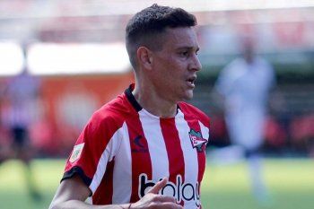 Fernando Zuqui dejó el partido antes de tiempo en UNO.