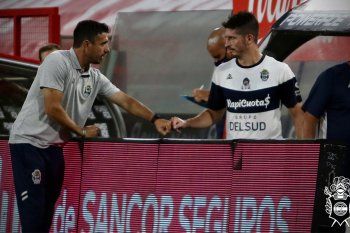 Coronel no pudo terminar el partido ante Independiente y es baja en Gimnasia. Coronel no pudo terminar el partido ante Independiente y es baja en Gimnasia.