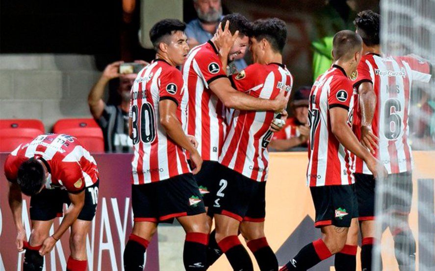 Estudiantes festejó una vez más en UNO en la Copa Libertadores.