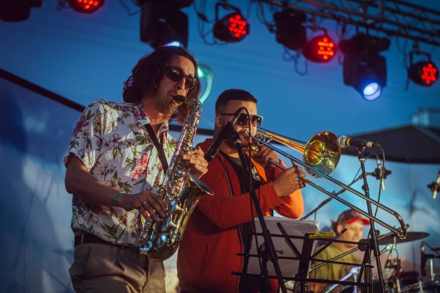 Este sábado y domingo, Villa Gesell realizará la cuarta edición de su Festival Gesell Reggae con actividades para toda la familia. Conocé el cronograma.
