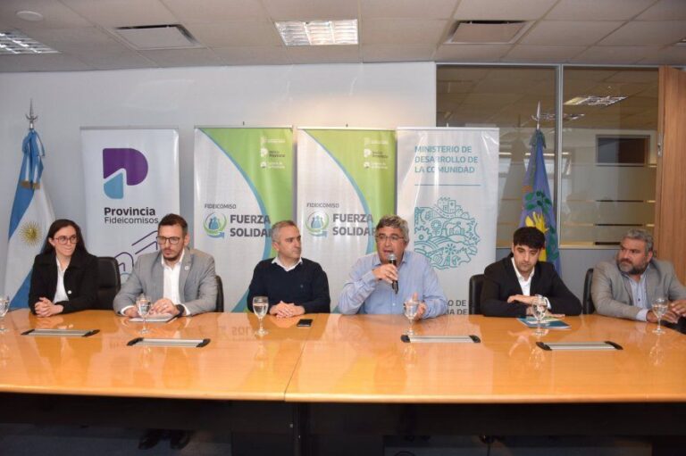 La Provincia desembolsa $50 millones para potenciar cooperativas en 8 municipios