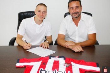 Santiago Ascacibar firmó su contrato a préstamo por seis meses con opción de compra (FOTO: @Edelpoficial)