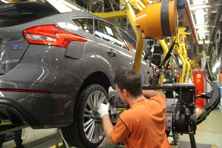 El presidente anunció que Ford invertirá 580 millones de dólares en el país