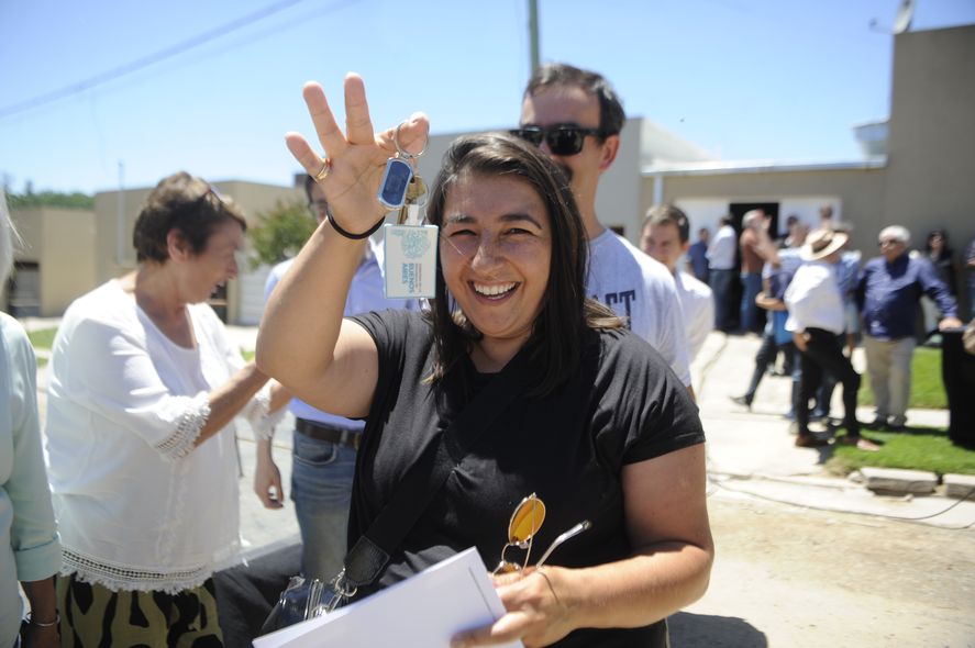 Vecinos y vecinas de 41 municipios podrán anotarse para acceder a las viviendas de Provincia