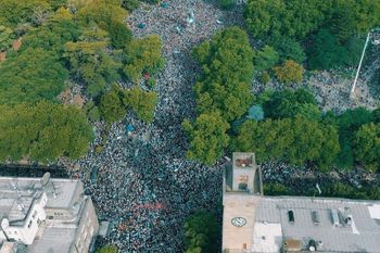 El fotógrafo conmovió a los fanáticos con las imágenes de los festejos desde el cielo.