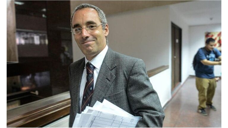 Dr. Francisco Pont Verges, Secretario de Política Criminal, Coordinación Fiscal e Instrucción Penal del Ministerio Público Fiscal de la Provincia de Buenos Aires, tras el operativo en pornografía infantil.