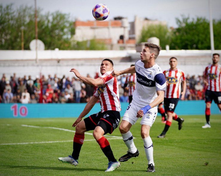 Franco Soldano en acción en el último Barracas Central vs. Gimnasia (Foto: prensa GELP).