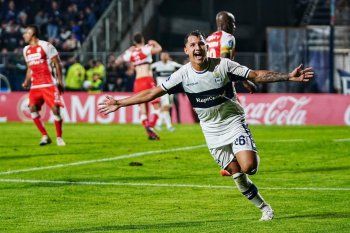 Franco Torres, delantero de Gimnasia, marcó el 1-0 ante Santa Fe en el Bosque por Copa Sudamericana. (Foto: prensa GELP)
