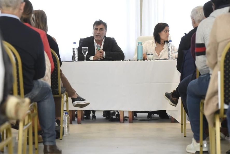 Se realizó un encuentro para diseñar el Congreso del FR