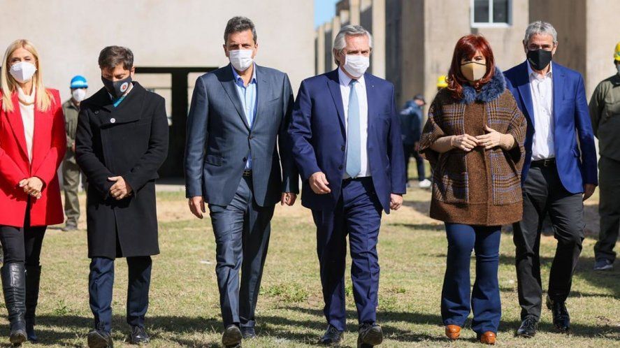 La foto de la unidad. En Ensenada, el Frente de Todos salió a desmentir los rumores de ruptura.