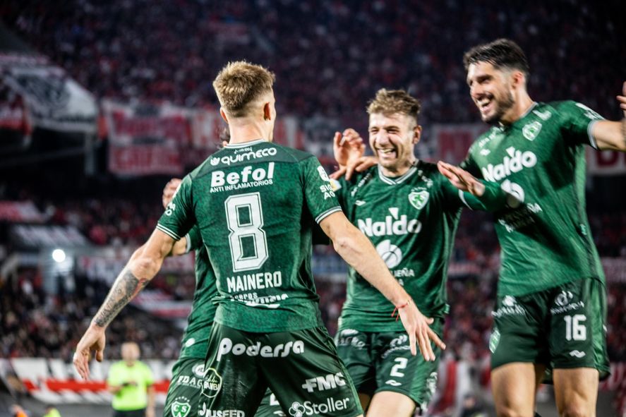 Mainero abre el marcador ante River: Sauro y Andueza llegan para celebrar una noche histórica.