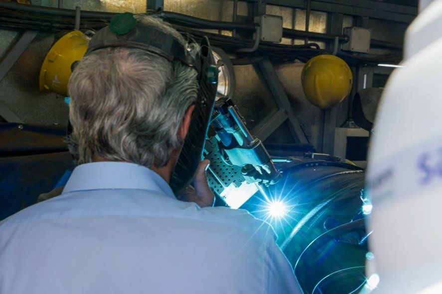 Soldadura de caños pertenecientes al gasoducto Néstor Kirchner. Soldadura de caños pertenecientes al gasoducto Néstor Kirchner.