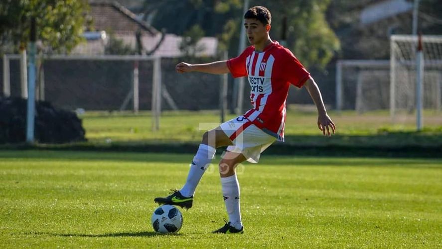 Gastón Benedetti llegó a Estudiantes como enganche. Hoy se destaca como lateral izquierdo. (Foto: Todo Juveniles)