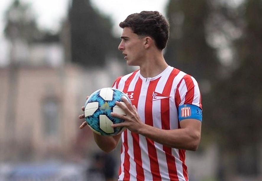 Gastón Benedetti con la cinta de capitán. Fue muy importante en Reserva. (Foto: Prensa EDLP)