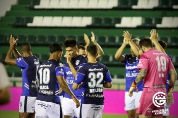 gimnasia: una derrota y dos bajas importantes ante banfield