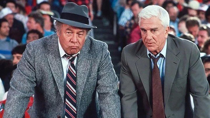 Como a Leslie Nielsen a Martín Lousteau se le quedó abierto el micrófono
