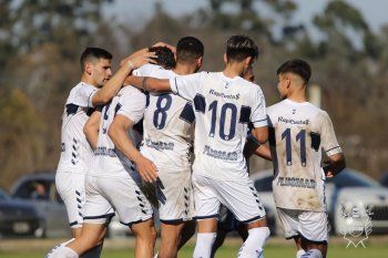 La reserva de Gimnasia lidera a fuerza de goles y victorias.