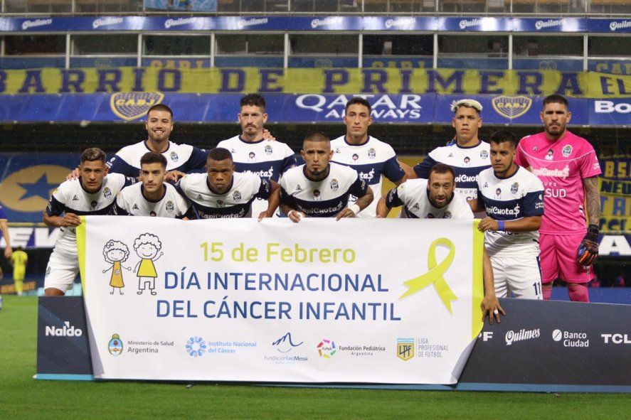 Gimnasia perdió a dos titulares antes de la primera media hora.
