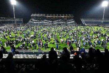 Gimnasia vs. Boca se suspendió por el violento accionar del operativo policial.