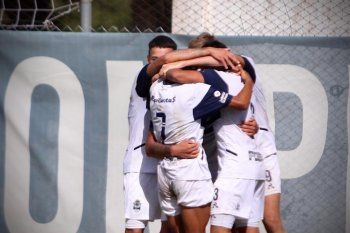 La reserva de Gimnasia se hizo fuerte en Estancia Chica y volvió a festejar.