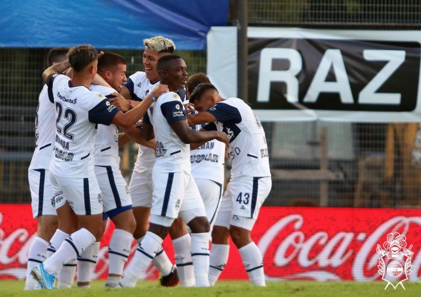 Gimnasia venció a Talleres en su último partido con Germán Delfino.