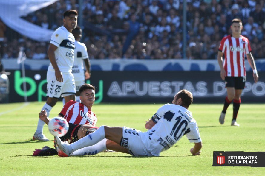 Estudiantes se quedó sin piernas en el Clásico Platense y sufrió en el ST ante Gimnasia.