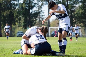 Gimnasia festejó en Abasto por la fecha 12 del fútbol femenino de AFA. (Foto: prensa GELP)