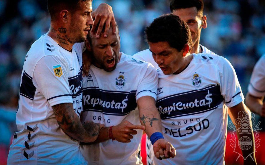 Alemán y el Pulga, dos fijas en Gimnasia ante Estudiantes.