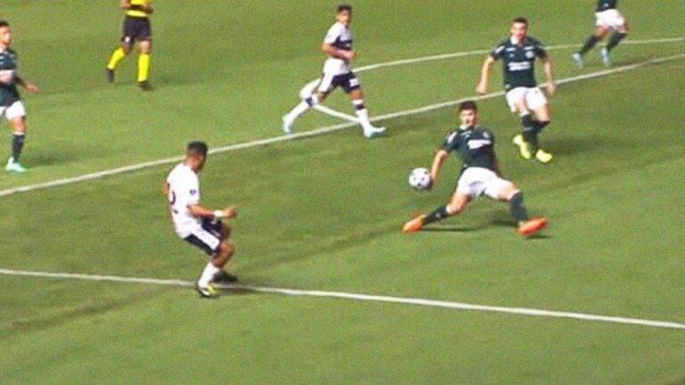 Gimnasia y una nueva polémica: ¿Era penal en Brasil?