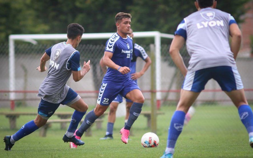 Matías Miranda en acción en el segundo duelo entre Gimnasia y Alvarado (Foto: Prensa GELP).