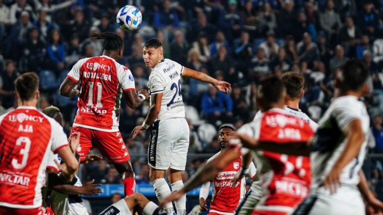 Gimnasia venció a Independiente Santa Fe por Copa Sudamericana