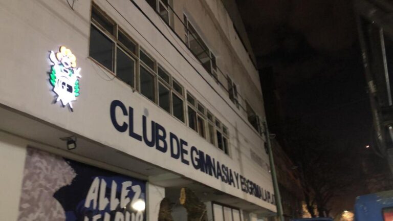 Gimnasia aceptará una renuncia tras un pedido especial