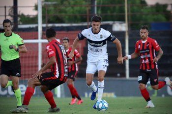 Gimnasia visitó a Patronato en Paraná