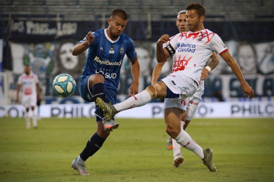 Gimnasia y Huracán en su último cruce copero.