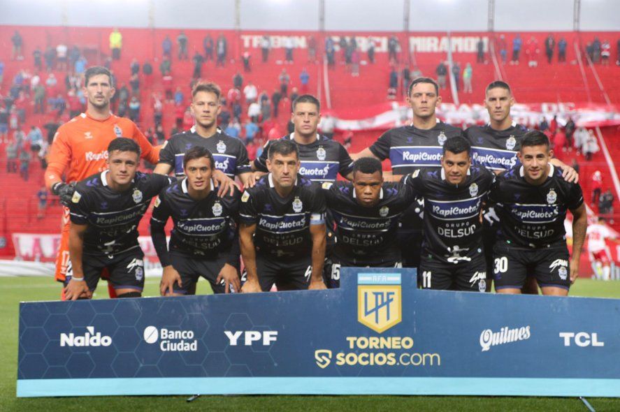 Formación de Gimnasia ante Argentinos Juniors