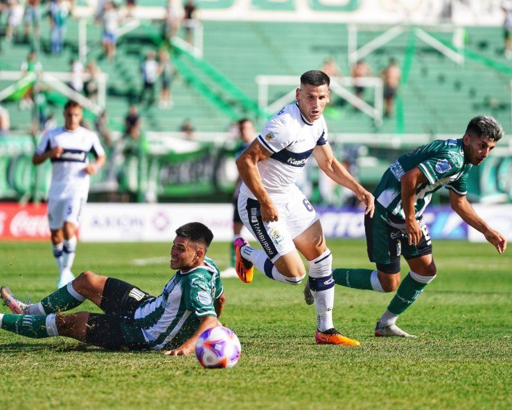 Gimnasia sufrió un duro golpe ante Excursionistas en Copa Argentina.