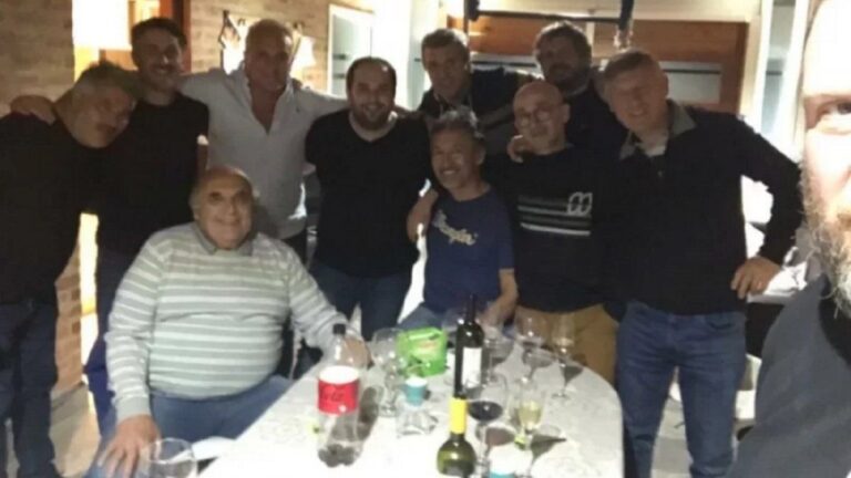 Gimnasia: especulaciones por reunión de ex dirigentes