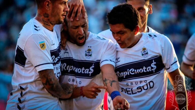 Gimnasia llega al Clásico sin derrotas en el Bosque